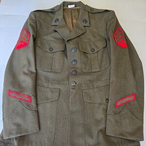 1970's U.S. Marine Corps Dress Green Uniform